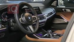 بی ئێم دەبڵیو X7